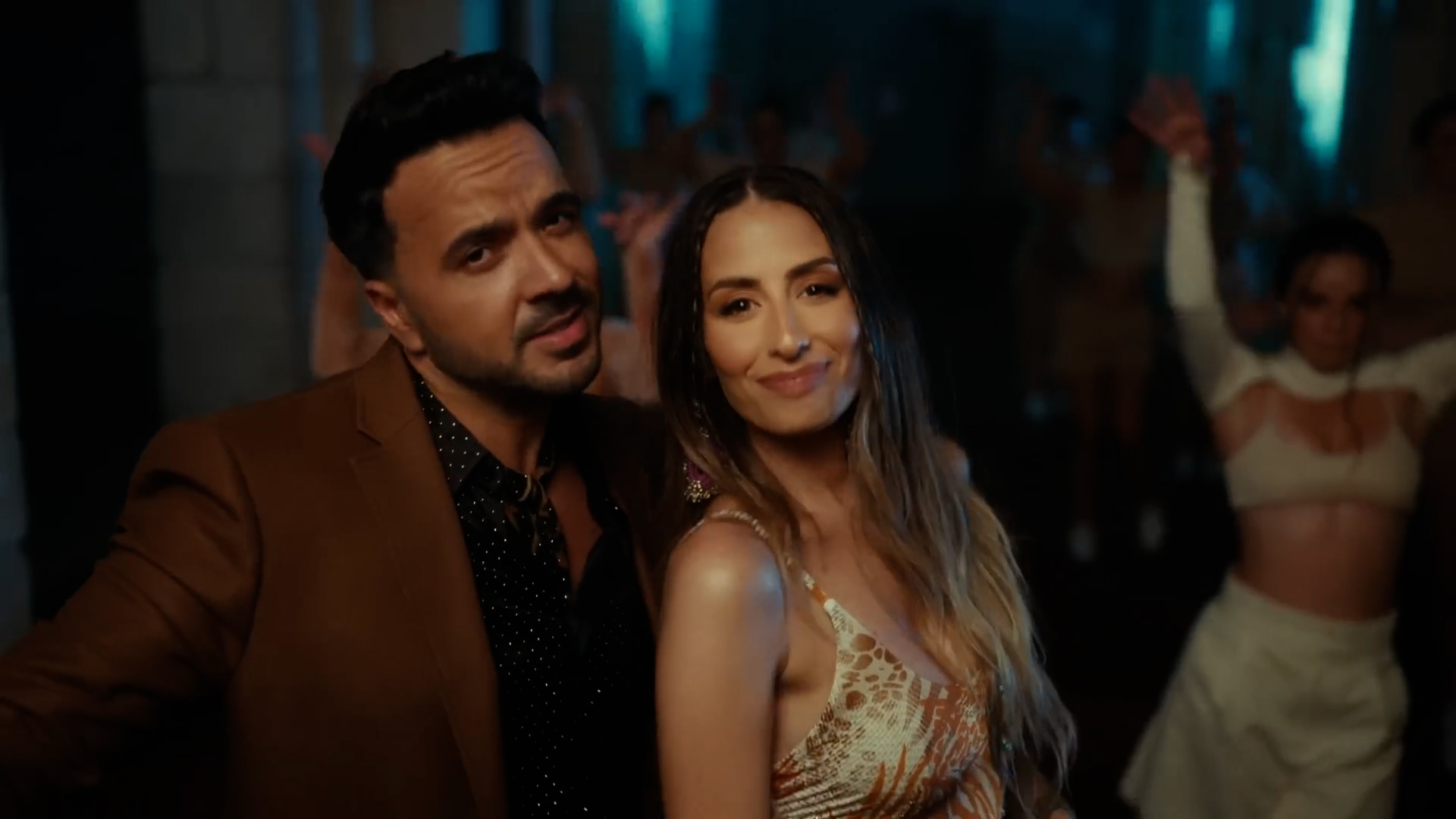 Hiba Tawaji and Luis Fonsi release their song Que Sera Sera (Law Nebka Sawa)
